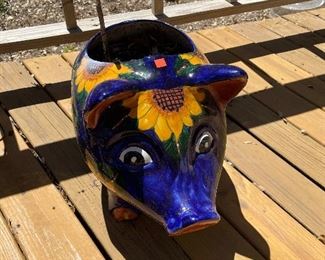 Talavera pig