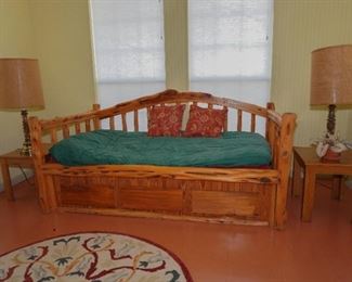 Cedar daybed