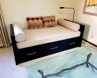 Modern daybed