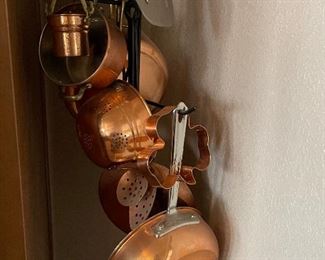 Copper pots 