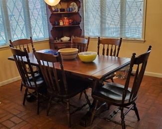 Ethan Allen Dining Table w/ 6 Chairs