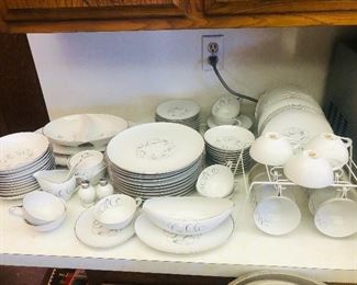 Vi rage Sango dinnerware