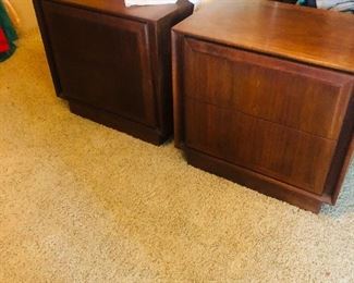 Mid century modern nightstands 