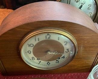 Mantle Clock