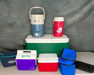 Coolers and Lunch bags
2 thermoses, Igloo cooler, Rubbermaid and Coleman brands represented
