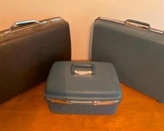 Old Suitcases
2 medium size suitcases and one vanity case, American Tourist and Aspen and JC Penney brands