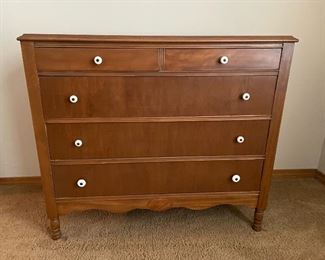 Vintage style dresser