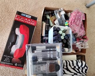 Makeups and handset for use with cell phone