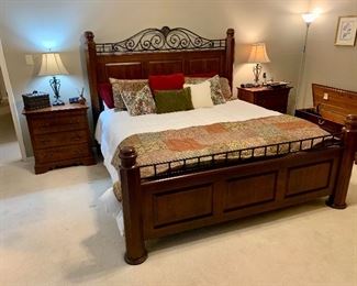Very nice king size bed set
