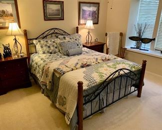 Very nice full bed set