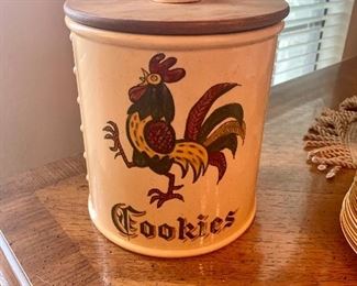 This vintage rooster cookie jar needs to go home with you!