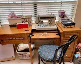 Nice Kenmore 12 Stitch Sewing Machine & Desk
