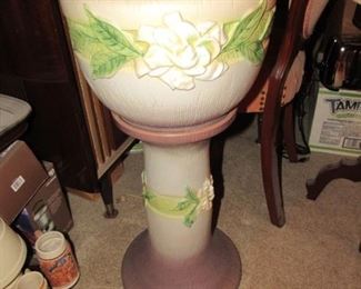 Flawless Roseville Jardenaire