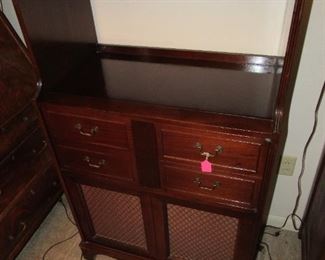 Magnavox mahogany phonograph