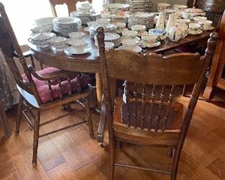Oak Table and Chairs 