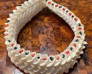 exceptional shell crown, this is a fabulous piece for when you're feeling extra!  