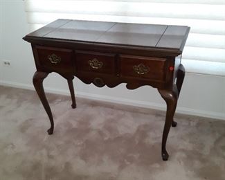 Chippendale  style server , ilthe top opens up 