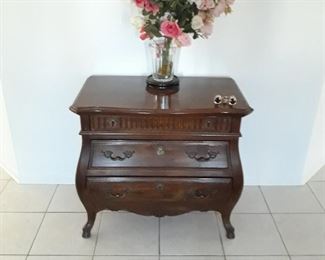 Bombay style chest