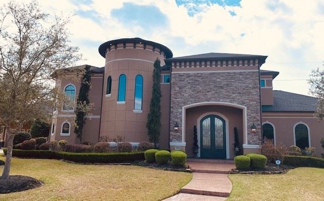 Estate Sale... Follow the Green Signs