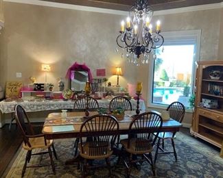 Canadel Furniture Large dining table with gear mechanism pull out leaf 6 chairs