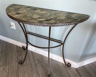 Nice entry table