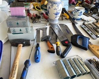 Lots of hand tools, too!