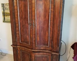 Very Nice Wardrobe or repurpose to a bar