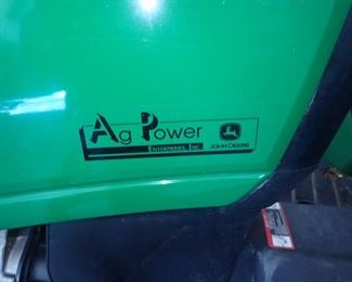 JOHN DEERE 1025R TRACTOR - 2015 - 222 HRS