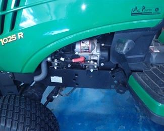 JOHN DEERE 1025R TRACTOR - 2015 - 222 HRS
