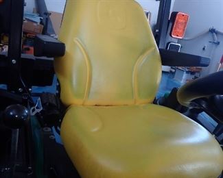 JOHN DEERE 1025R TRACTOR - 2015 - 222 HRS