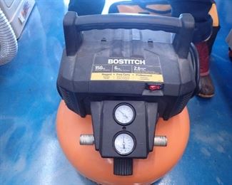 BOSTITCH 6-Gallon 150 PSI Portable Electric Pancake Air Compressor