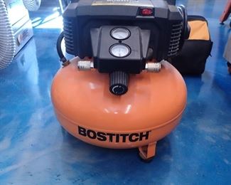 BOSTITCH 6-Gallon 150 PSI Portable Electric Pancake Air Compressor