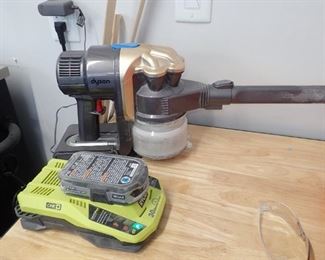 DYSON VAC
