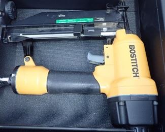 BOSTITCH NAILER