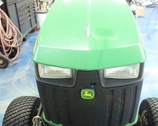 JOHN DEERE 1025R TRACTOR - 2015 - 222 HRS