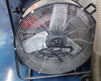 SHOP FAN ON WHEELS