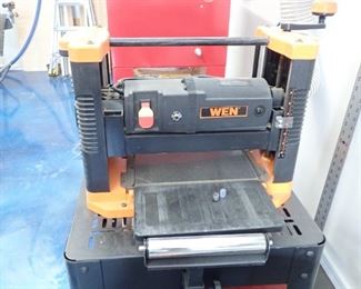 WEN THICKNESS PLANER & STAND