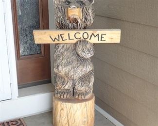 CARVED WELCOME BEAR