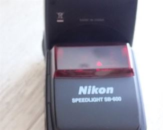 NIKON SPEEDLIGHT