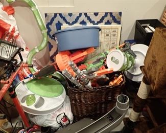 LOTS TO SORT THRU !!!!! WILL ADD MORE PICTURES