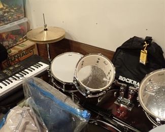 LOTS TO SORT THRU !!!!! WILL ADD MORE PICTURES