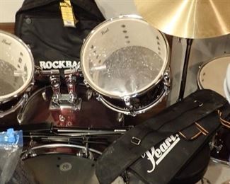 LOTS TO SORT THRU !!!!! WILL ADD MORE PICTURES