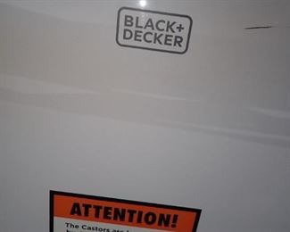 BLACK & DECKER DEHUMIDIFIER