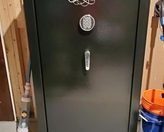 GUN SAFE