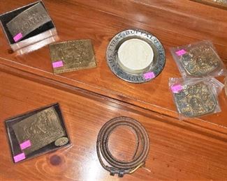 Men's belt buckles