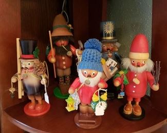 Extensive collection of German Nutcrackers, incense burners/smokers – Steinbeck, Erzgebirge, Christian Ulbricht and others