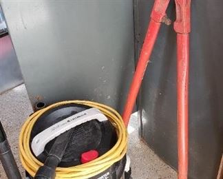 Porter Cable shop vac and bolt cutters