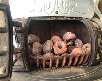 there is actually flame going on here! you just cant see them in the picture.