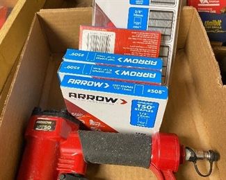 Pneumatic Staple Gun and Staples