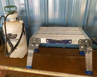 Yard Sprayer/Portable Aluminum Step
